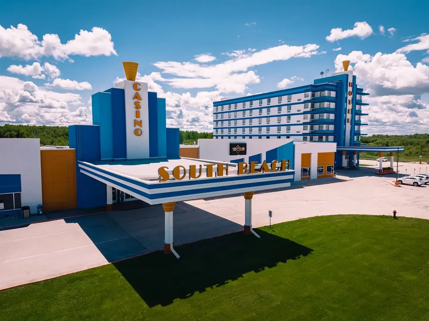 Aerial view of the South Beach Casino & Resort building and grounds in Scanterbury, Manitoba